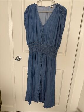 Levi's Denim-Style Blue Smocked Midi Dress